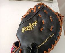 right handed baseball glove