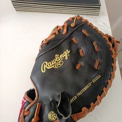 right handed baseball glove