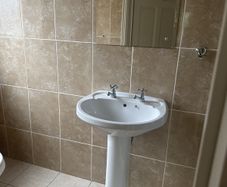 pedestal sink