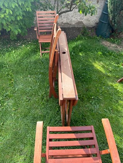Garden table & chairs