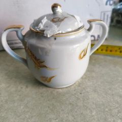Kutani Hand Painted Dragonware Sunray China Kutani Japan sugarpot.