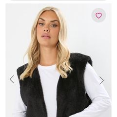 black fur gilet plussize 32