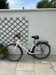 Giant Step Through Hybrid Bike Excellent Condition