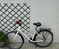 Giant Step Through Hybrid Bike Excellent Condition