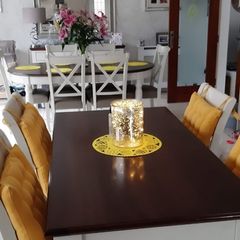 table and 4 chairs