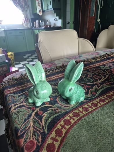 10cm high Pair of Art Deco Mid Century Vintage Original Sylvac Bunnies