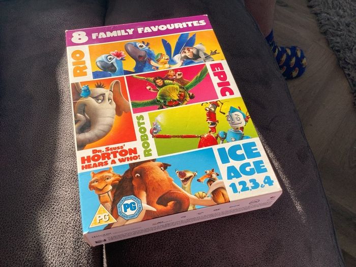 8 families favourites box set