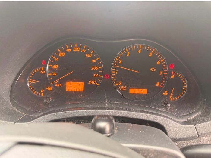 2004 Toyota Avensis