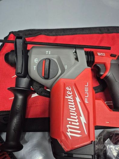 Milwaukee M18FH Fuel Sds-plus Hammer Drill Kit
