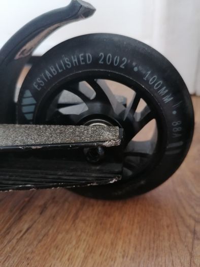 Scooter black MGP madd gear