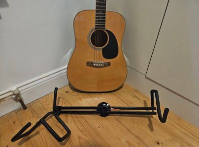 Makro Acoustic Guitar + Wall Mount
