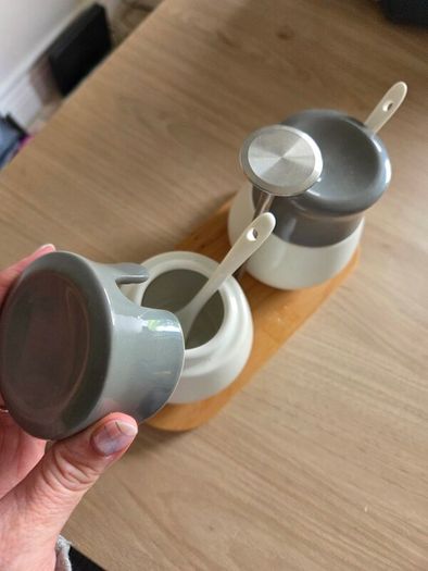 Condiment containers with spoons