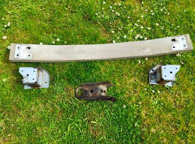 Mitsubishi Outlander PHEV rear crash bar