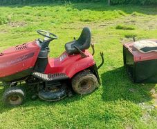 Castle garden  lawnmower
