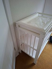 Free to take away baby changing table.