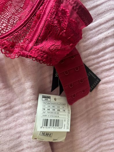 Women'secret burgundy lace bra size 34B brand new