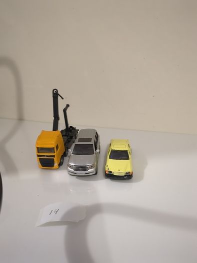 Title: Siku Diecast Model Car Set