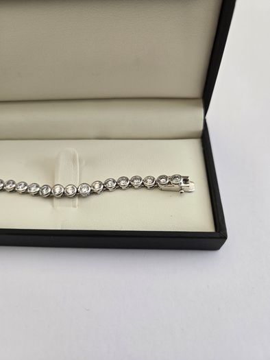 Brand New 925 Hallmarked Silver Tennis Bracelet