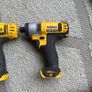 dewalt twin pack of impact driver and drill Image 4