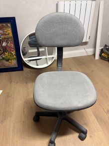 Desk chair