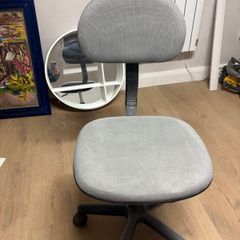 Desk chair