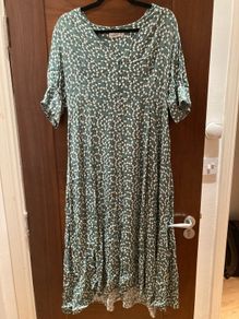 Gallery Green Daisy Print Dress