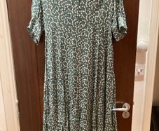 Gallery Green Daisy Print Dress