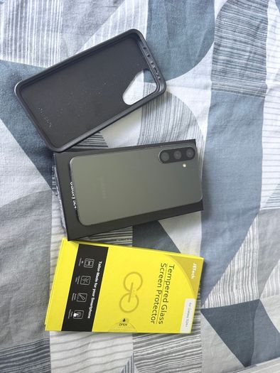 Samsung S24+ Mint Condition + Premium Bundle