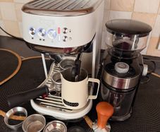 Sage Bambino Plus Espresso Machine and Coffee Grinder Set