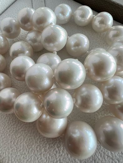 A Stunning Edison Pearl Necklace