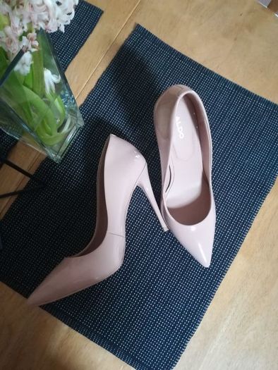 Aldo elegant stilettos in beige color