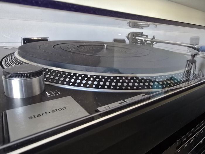 The Technics Sb-e100 Se-a5 Su-a6  Sl-1210 Mk2