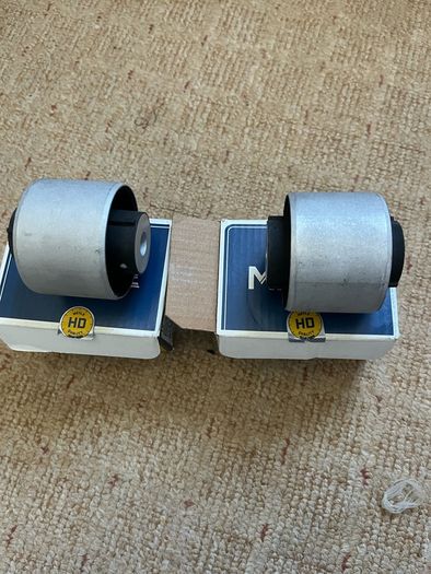 mount control arm bushing left + right