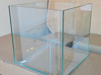 Pure View Aquarium Cube 35x35x35cm 43 Litres