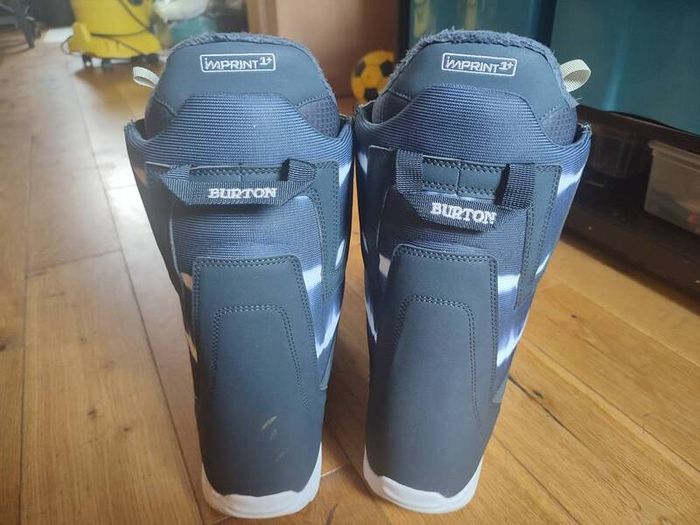 Burton snowboard boots size UK 10.5