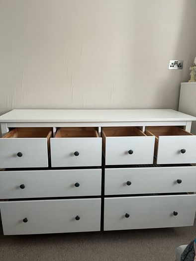 bedroom chest of drawers