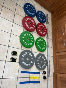 Blk Box Branded Olympic Barbell And Bumper Weights Set!!