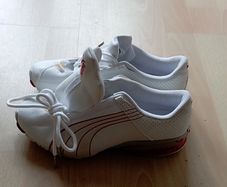 Sport shoes