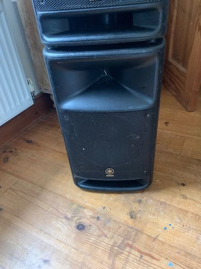 Yamaha Stagepas 300 Pa With Mixer Amp and Speakers Plus Pair Of Hercules Speaker Stands.