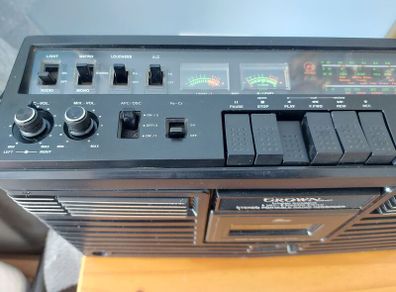 Vintage Crown CSC-630 FW Boombox / 4 Band Radio & Tape Deck.