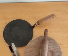 Iron Tawa with 3-Piece Indian Roti Making Kit