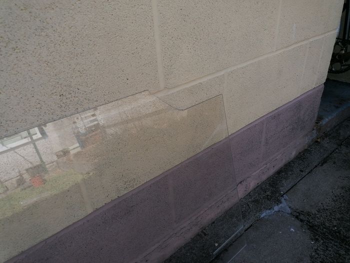 Perspex, 2 small bits FREE