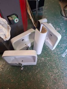 3 x Villeroy and Boch sinks