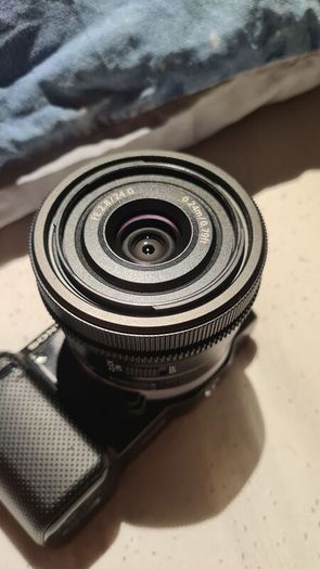sony lens 24mm f2.8 G (SEL24F28G)