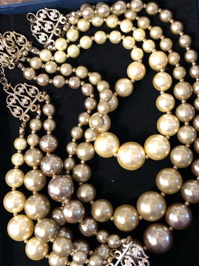 pearl necklace and bracelet set