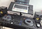 Alpha Theta GRV-6 with Dj stand and Hercules Speakers