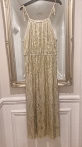 Absolutely stunning gold dress