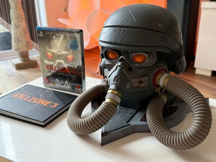 Killzone 3 Collectors Edition PS3 Helghast Helmet