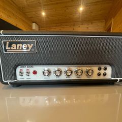 Laney LA Studio.