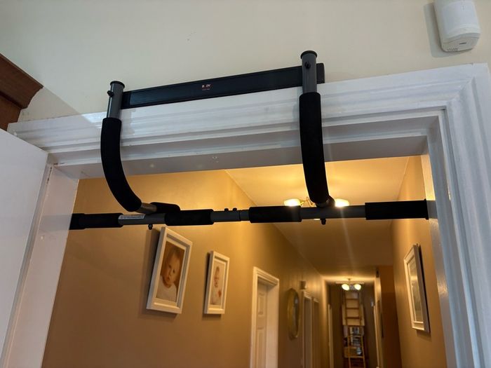 Weight Bench + Chin Up, 50kg Weight, Mats, Bars!